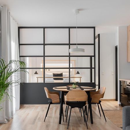 Alyvia Central Apartment 1 Janina Zewnętrze zdjęcie