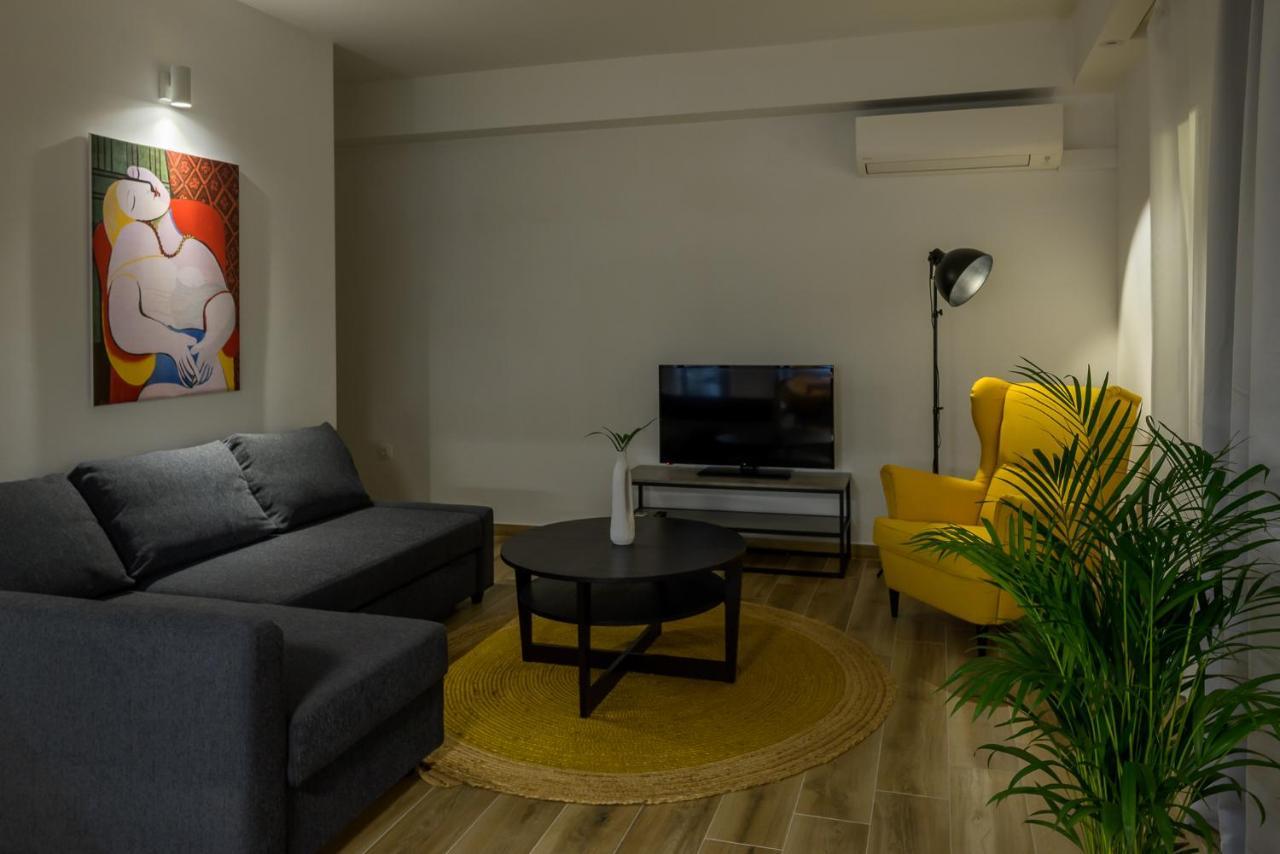 Alyvia Central Apartment 1 Janina Zewnętrze zdjęcie