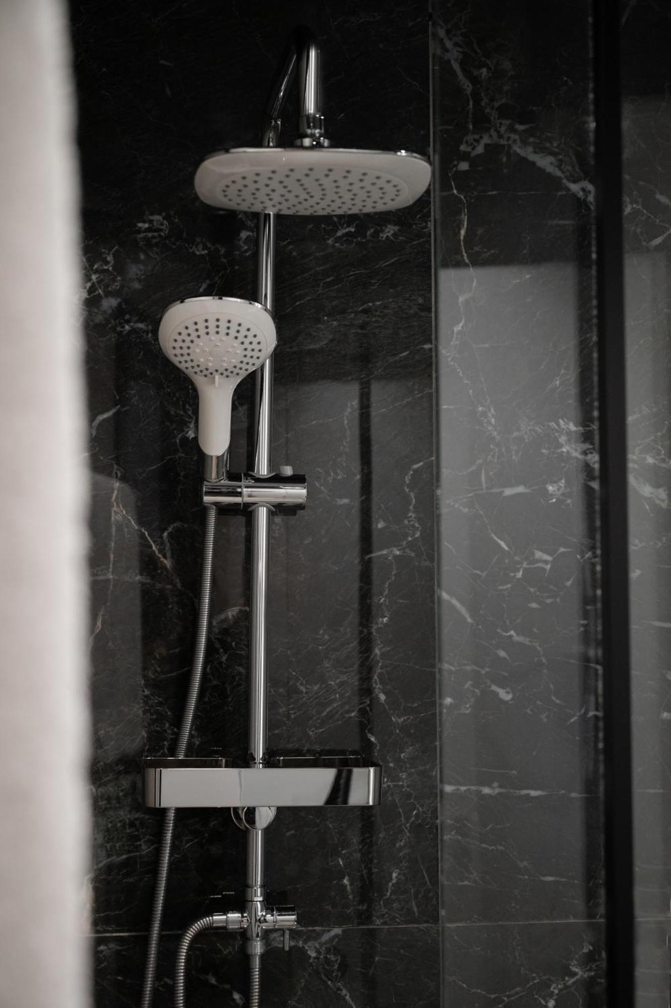 Alyvia Central Apartment 1 Janina Zewnętrze zdjęcie
