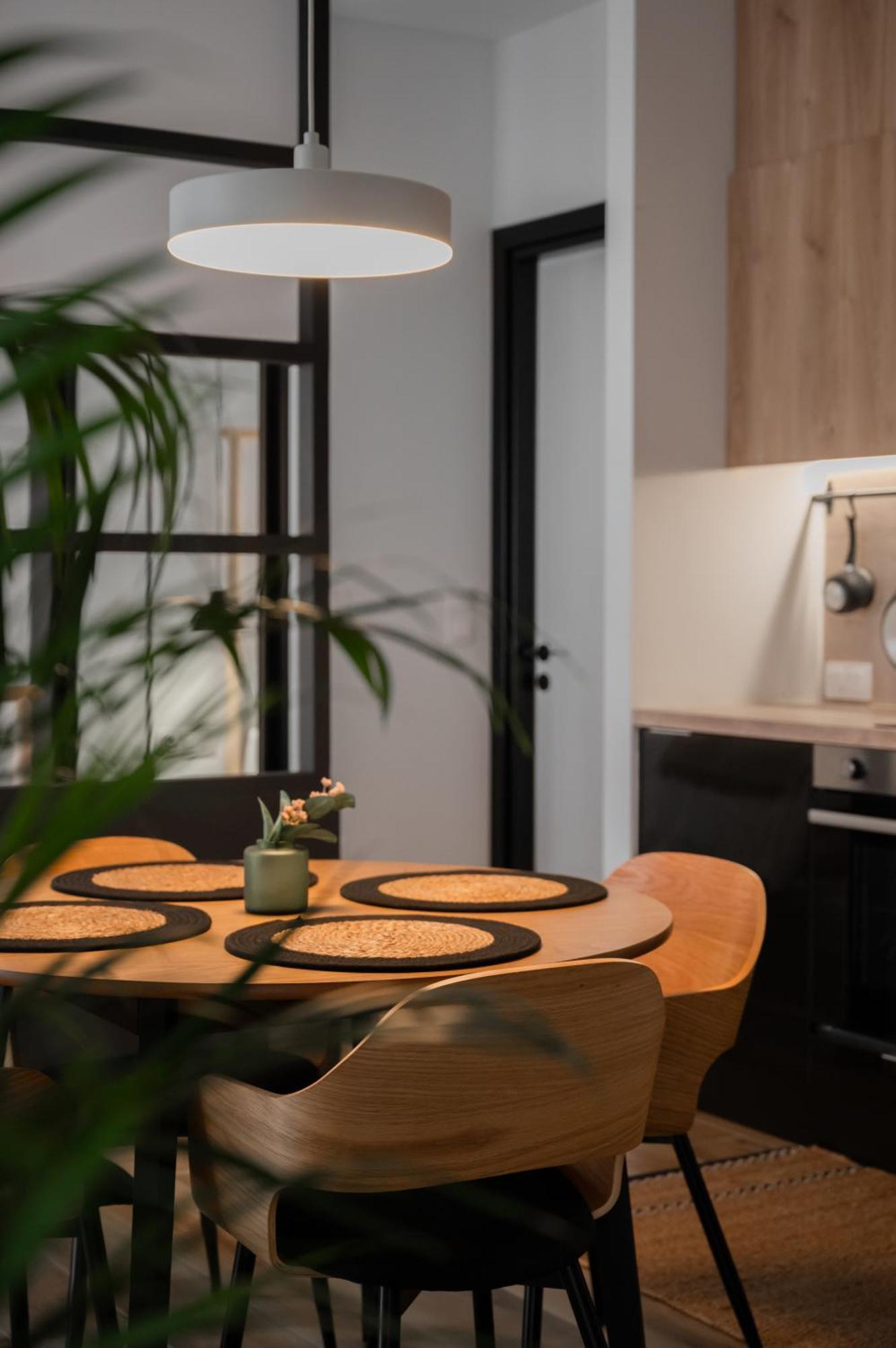 Alyvia Central Apartment 1 Janina Zewnętrze zdjęcie